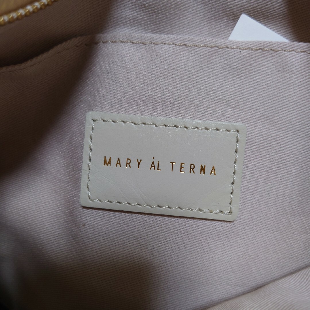 Hug O War(ハグオーワー)の木金土日限定値下げ♥新品、ハグオーワー×MARY  AL  TERNA コラボ レディースのバッグ(ショルダーバッグ)の商品写真