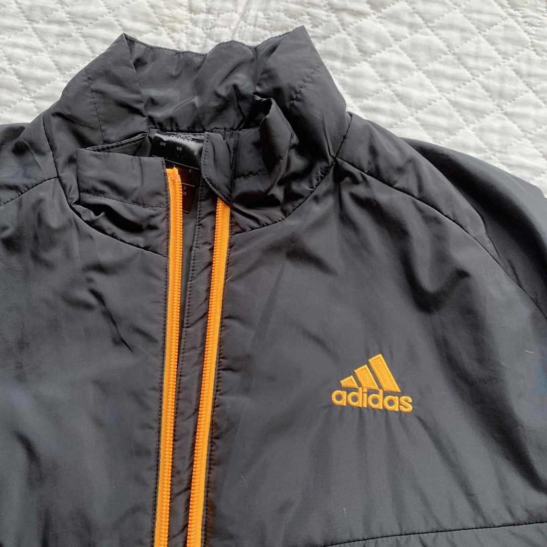 adidas(アディダス)の☆ adidas 【アディダス】黒　ジャンバージャケット☆サイズ140 キッズ/ベビー/マタニティのキッズ服男の子用(90cm~)(ジャケット/上着)の商品写真