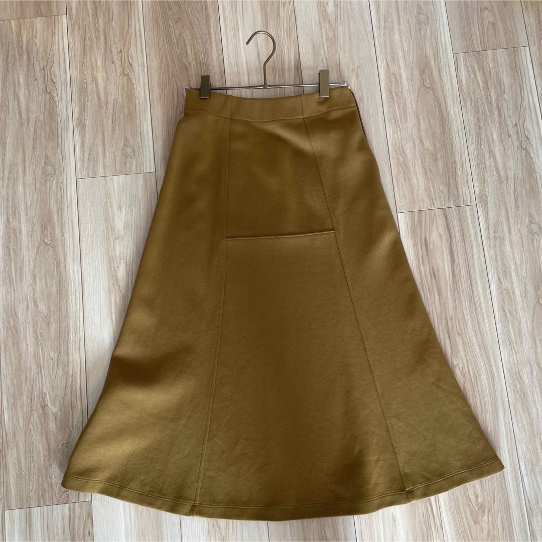 UNIQLO(ユニクロ)のユニクロ　ジャージーフレアスカート　ブラウン レディースのスカート(ロングスカート)の商品写真