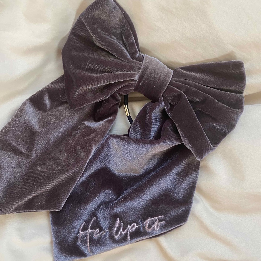 Her lip to Velvet Bow Scrunchie 4