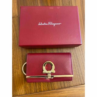 サルヴァトーレフェラガモ(Salvatore Ferragamo)のFerragamo キーケース　赤(キーケース)