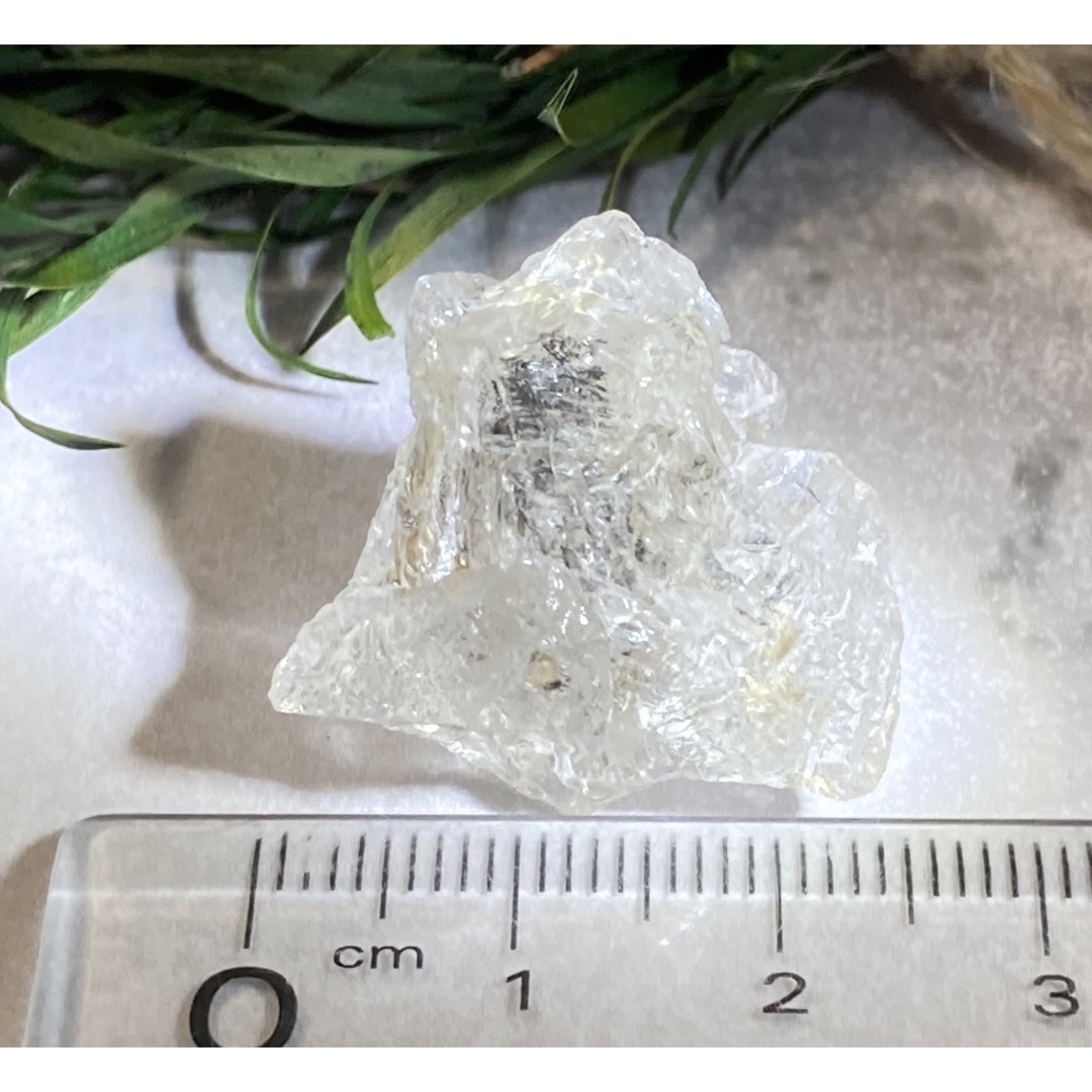 ゴールデンマイカ内包✨　レインボー エレスチャル  骸骨水晶　原石