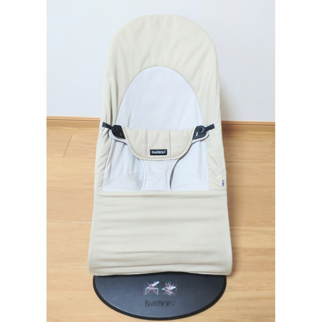 BABYBJORN(ベビービョルン)のなつ様専用　ベビービョルン バウンサー バランスソフト コットン カーキ キッズ/ベビー/マタニティの寝具/家具(ベビーベッド)の商品写真