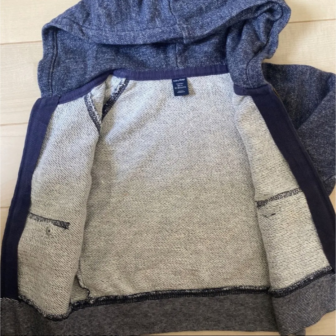 babyGAP(ベビーギャップ)の【お値下げ‼️】baby Gap フードパーカー キッズ/ベビー/マタニティのベビー服(~85cm)(トレーナー)の商品写真