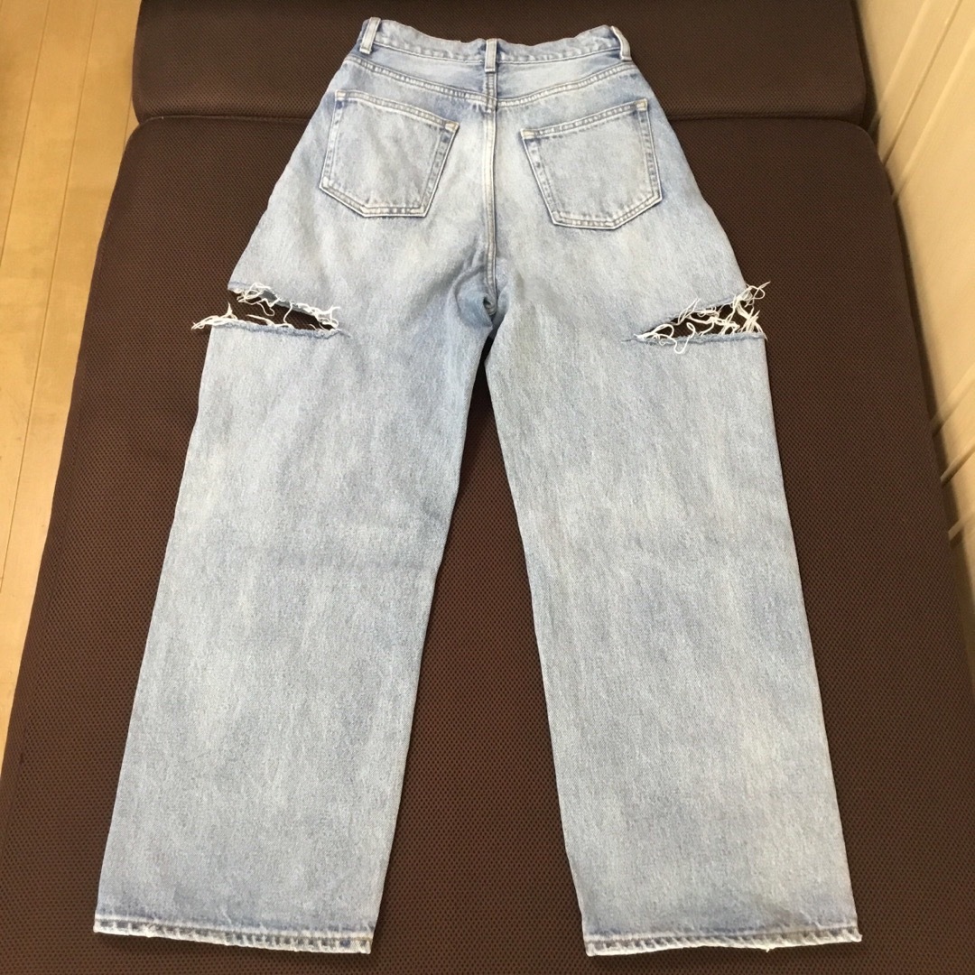 moussy(マウジー)の【美品】 THIGH SLIT LOOSE STRAIGHT MOUSSY レディースのパンツ(デニム/ジーンズ)の商品写真