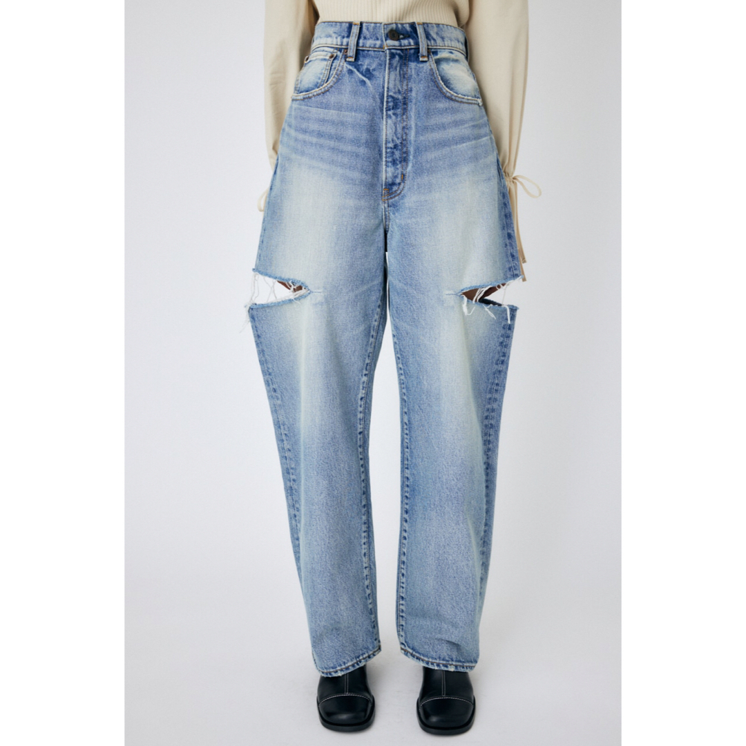 moussy(マウジー)の【美品】 THIGH SLIT LOOSE STRAIGHT MOUSSY レディースのパンツ(デニム/ジーンズ)の商品写真