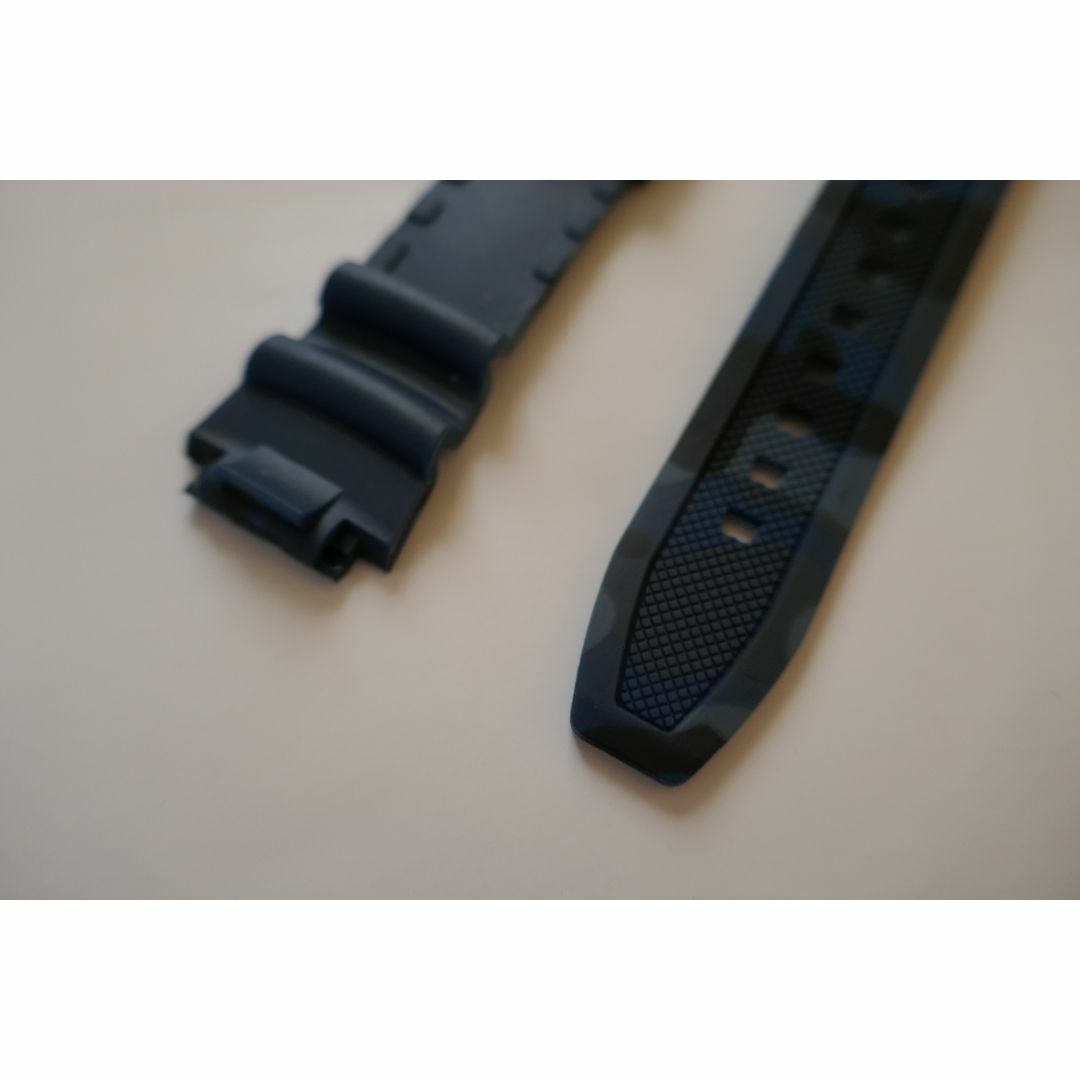 腕時計　バンド ベルト　１８　迷彩：青×尾錠：黒　互換　AQ-S810W等 メンズの時計(ラバーベルト)の商品写真