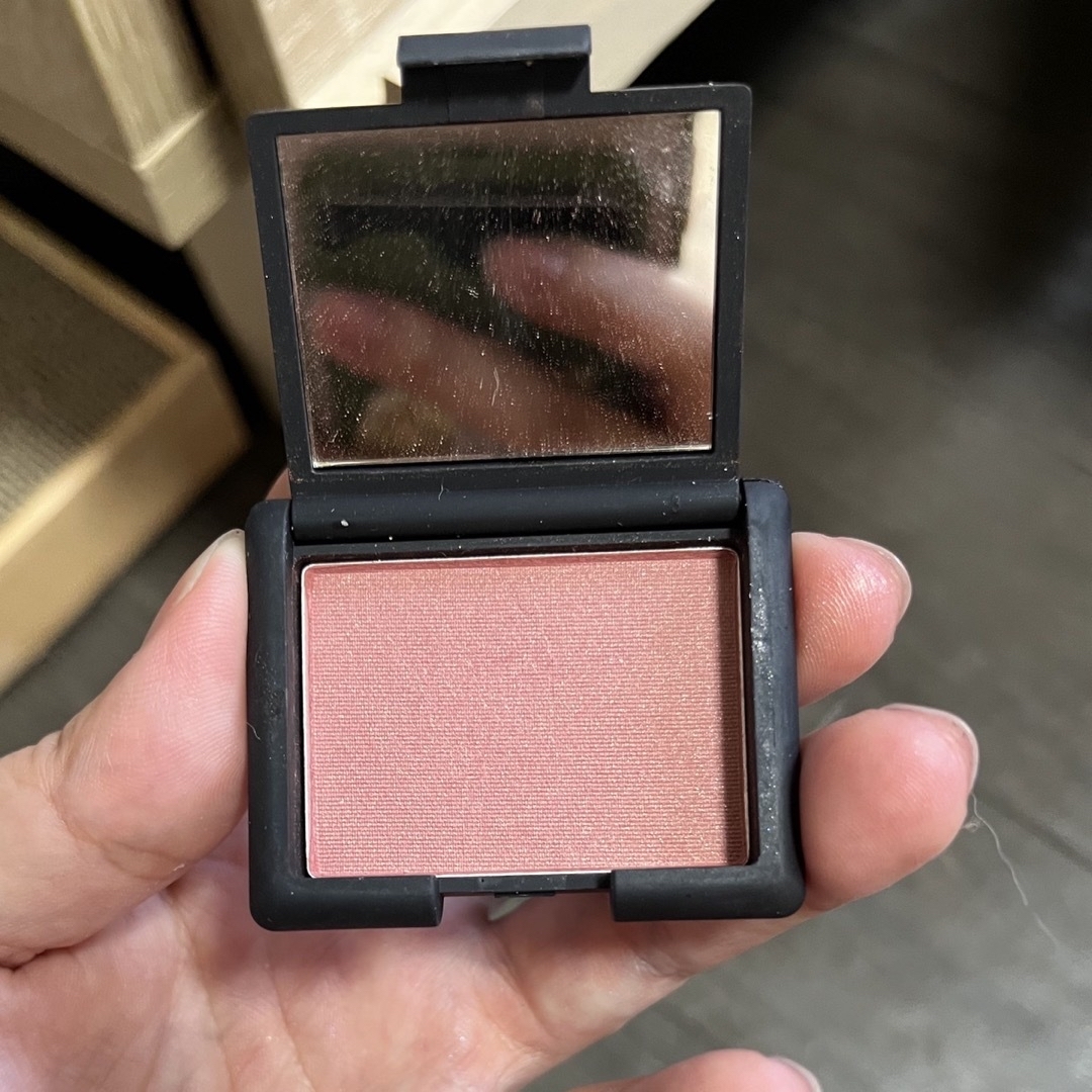 NARS(ナーズ)のNARSブラッシュ4031N マットダスティローズ ミニサイズ コスメ/美容のベースメイク/化粧品(チーク)の商品写真