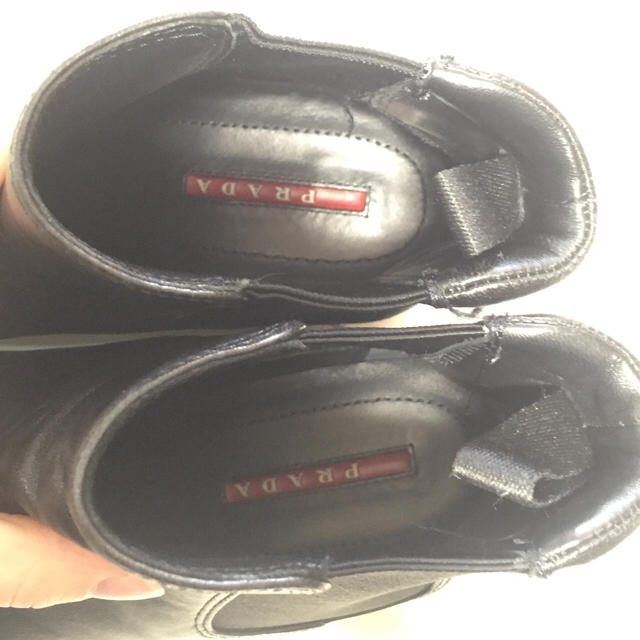 PRADA(プラダ)のふわふわ様専用♡プラダ フラットショートブーツ✴︎送料込み レディースの靴/シューズ(ブーツ)の商品写真