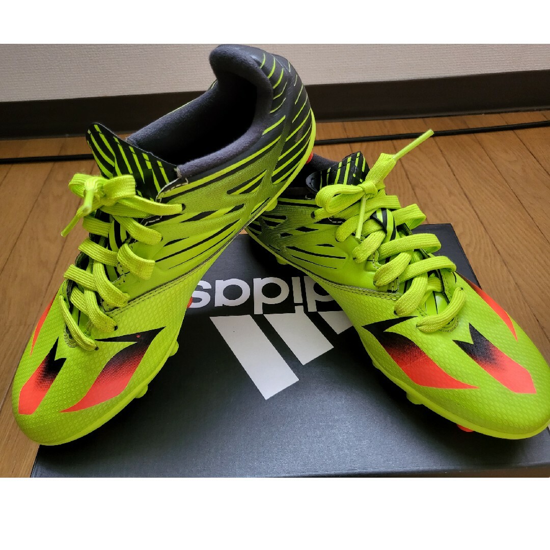 adidas(アディダス)のアディダス スパイク メッシ 15.3  24cm スポーツ/アウトドアのサッカー/フットサル(シューズ)の商品写真