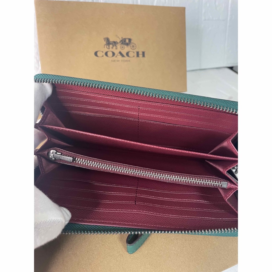 COACH(コーチ)のCOACHロング ジップ アラウンド ウォレット エメラルドグリーン レディースのファッション小物(財布)の商品写真