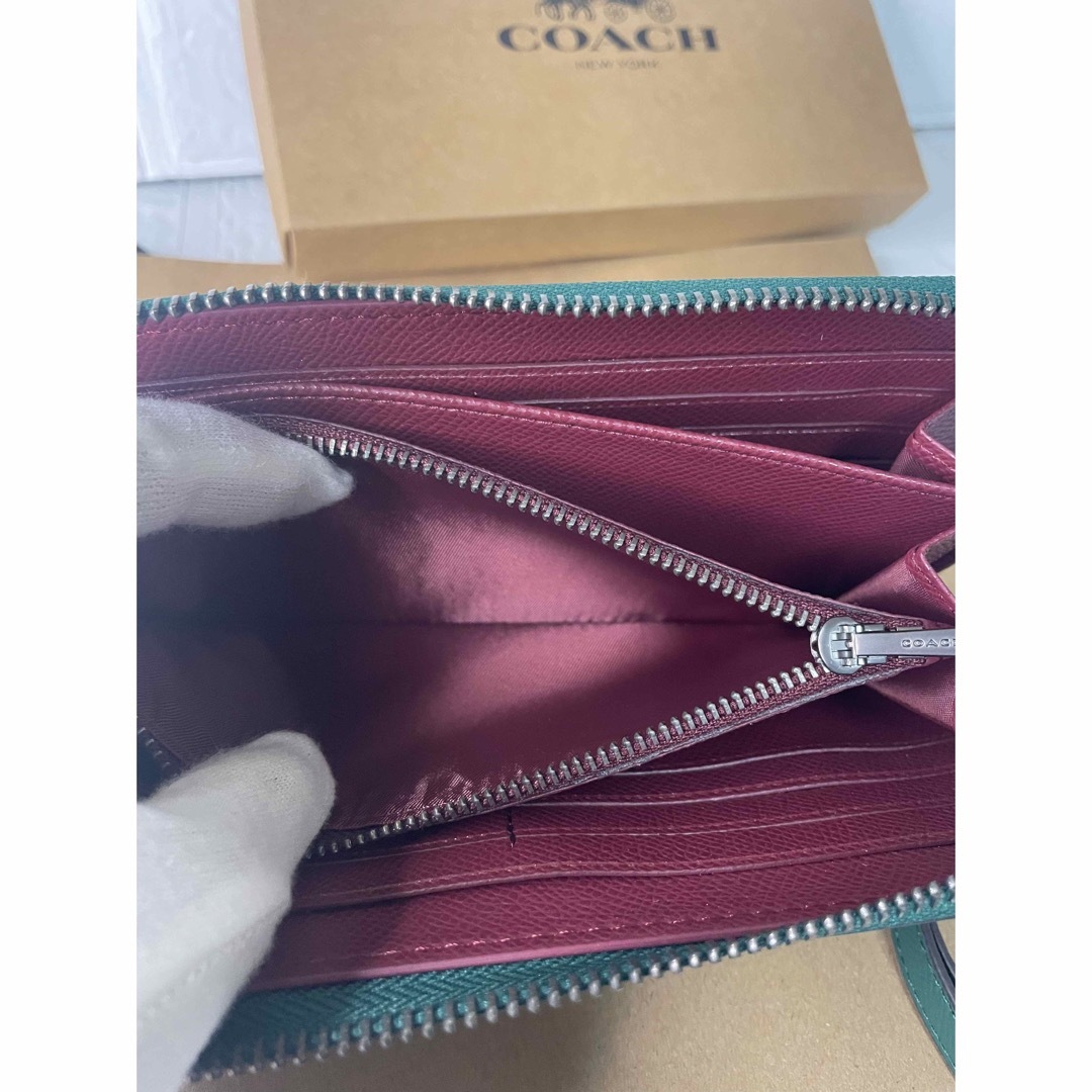 COACH(コーチ)のCOACHロング ジップ アラウンド ウォレット エメラルドグリーン レディースのファッション小物(財布)の商品写真