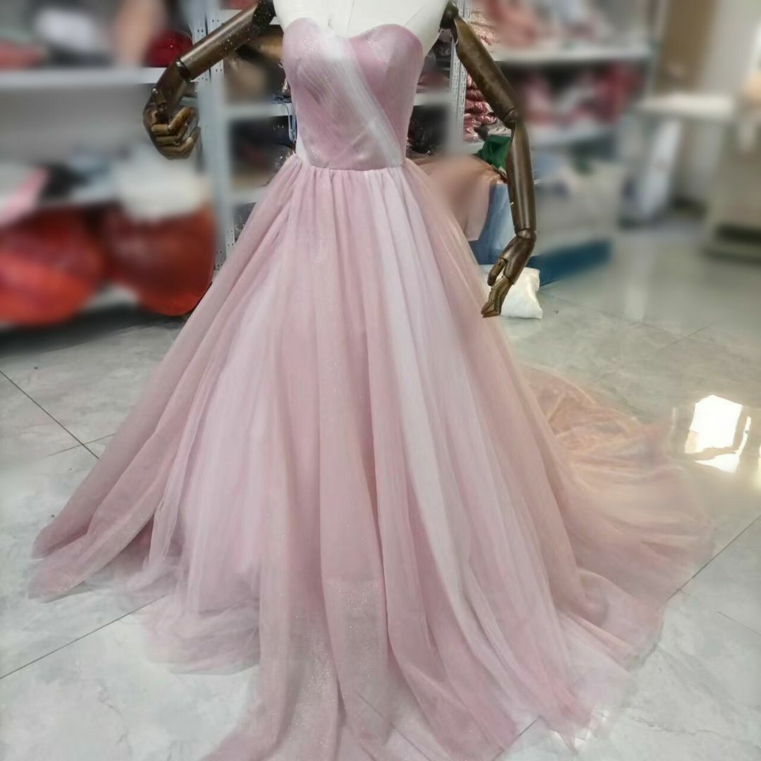 豪華！カラードレス ピンク ソフトチュール 華やかなトレーン 結婚式/披露宴フォーマル/ドレス