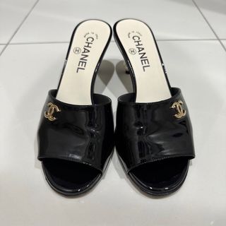 シャネル(CHANEL)の【CHANEL】パールヒールミュール サンダル(ミュール)