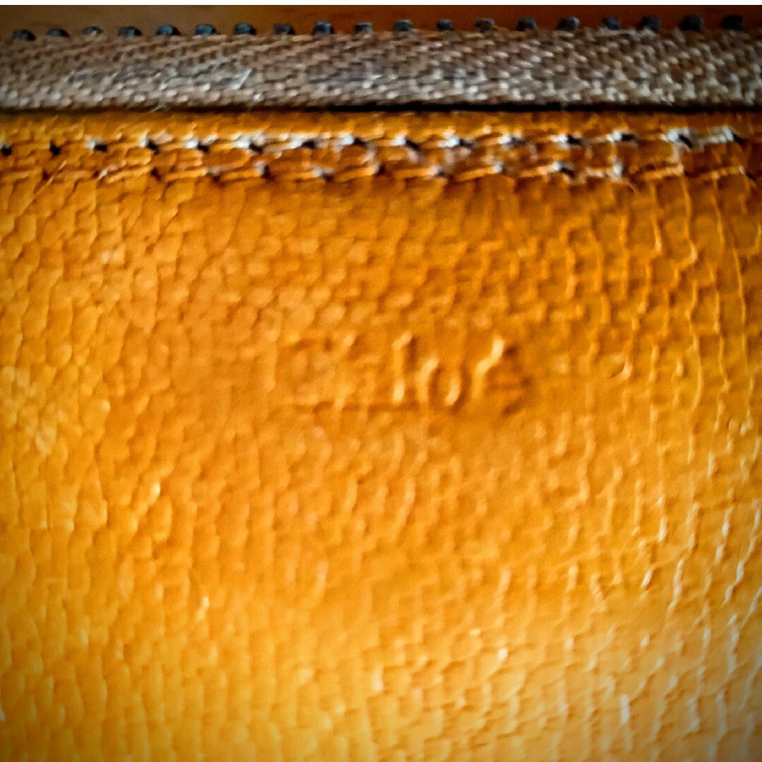 Chloe(クロエ)の味わいのある本革　名門クロエのレザー長財布です。幅19、縦10cmです。 メンズのファッション小物(長財布)の商品写真