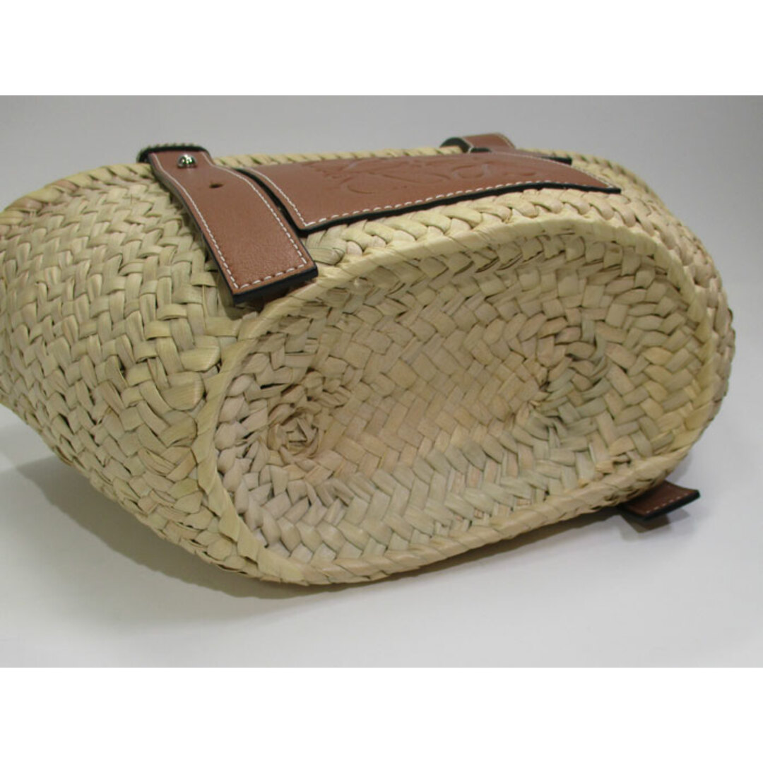 LOEWE(ロエベ)のLOEWE バスケットバッグ スモール 籠バッグ ハンドバッグ ヤシの葉 カーフ レディースのバッグ(ハンドバッグ)の商品写真