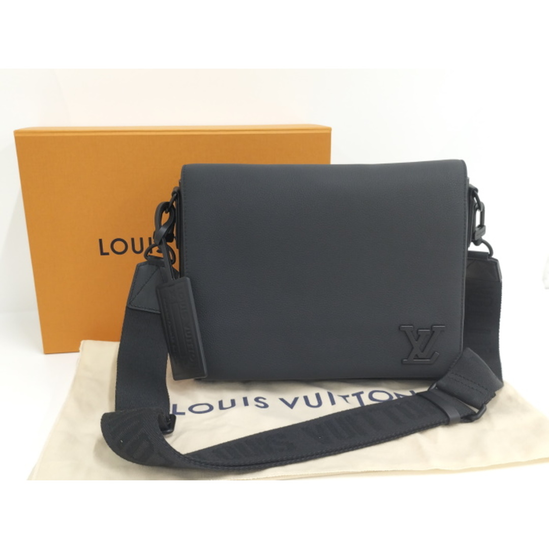 LOUIS VUITTON - LOUIS VUITTON テイクオフ メッセンジャー LOUIS VUITTON - LOUIS VUITTON テイクオフ メッセンジャー