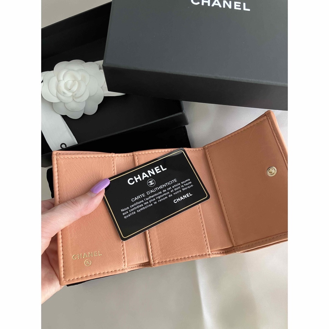 CHANEL(シャネル)のシャネル CHANEL マトラッセ スモールコンパクトウォレット  三つ折り財布 レディースのファッション小物(財布)の商品写真