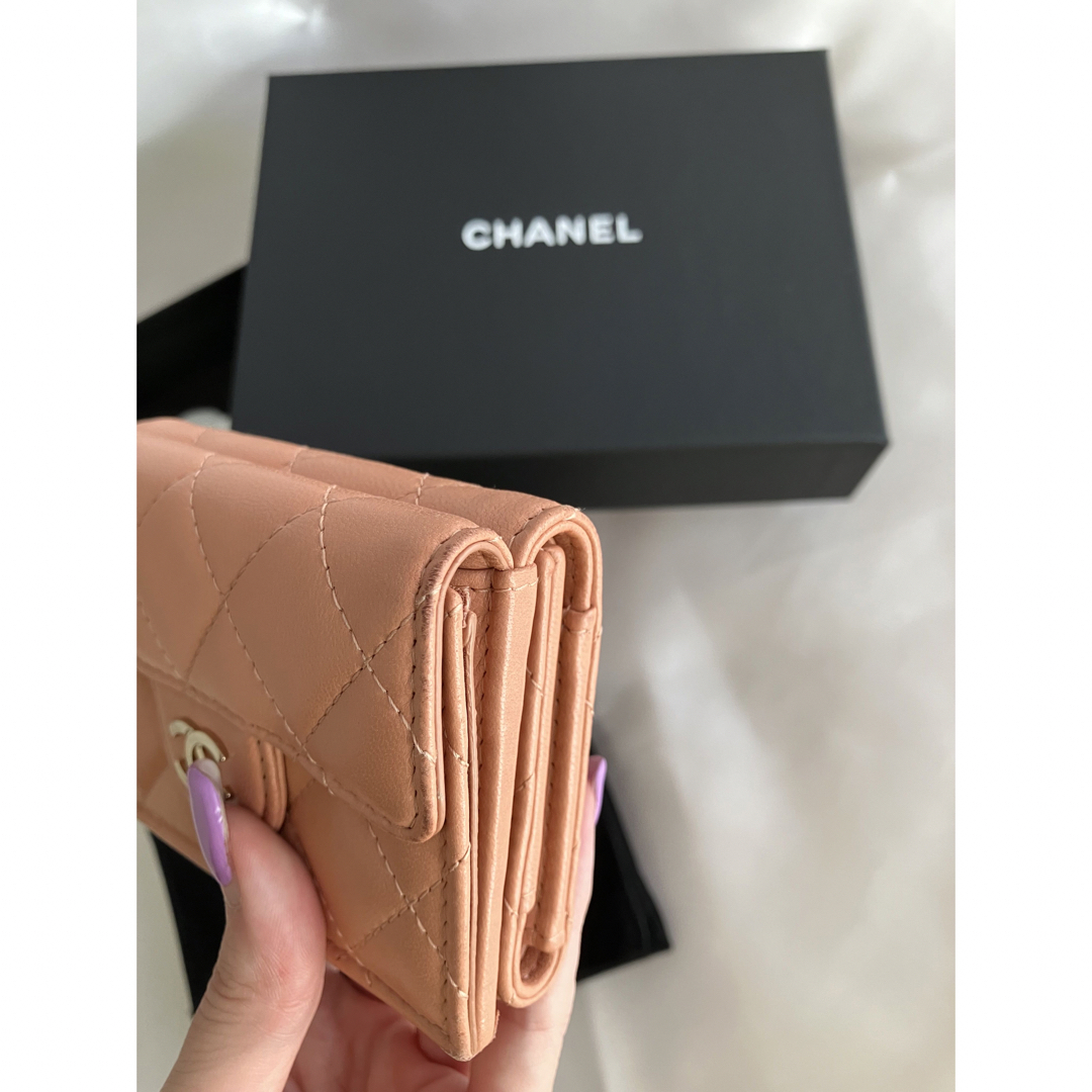 CHANEL(シャネル)のシャネル CHANEL マトラッセ スモールコンパクトウォレット  三つ折り財布 レディースのファッション小物(財布)の商品写真