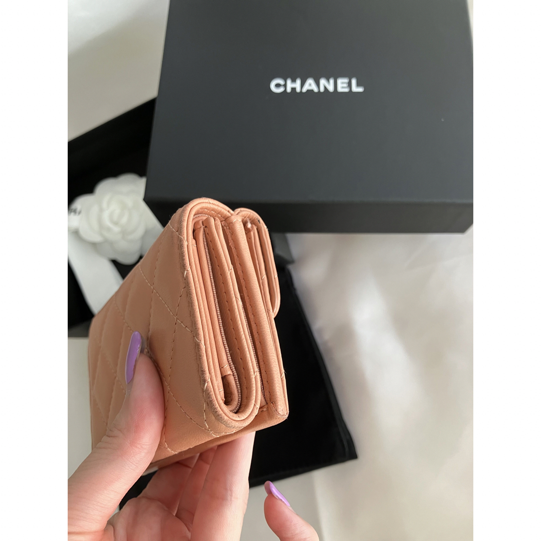 CHANEL(シャネル)のシャネル CHANEL マトラッセ スモールコンパクトウォレット  三つ折り財布 レディースのファッション小物(財布)の商品写真