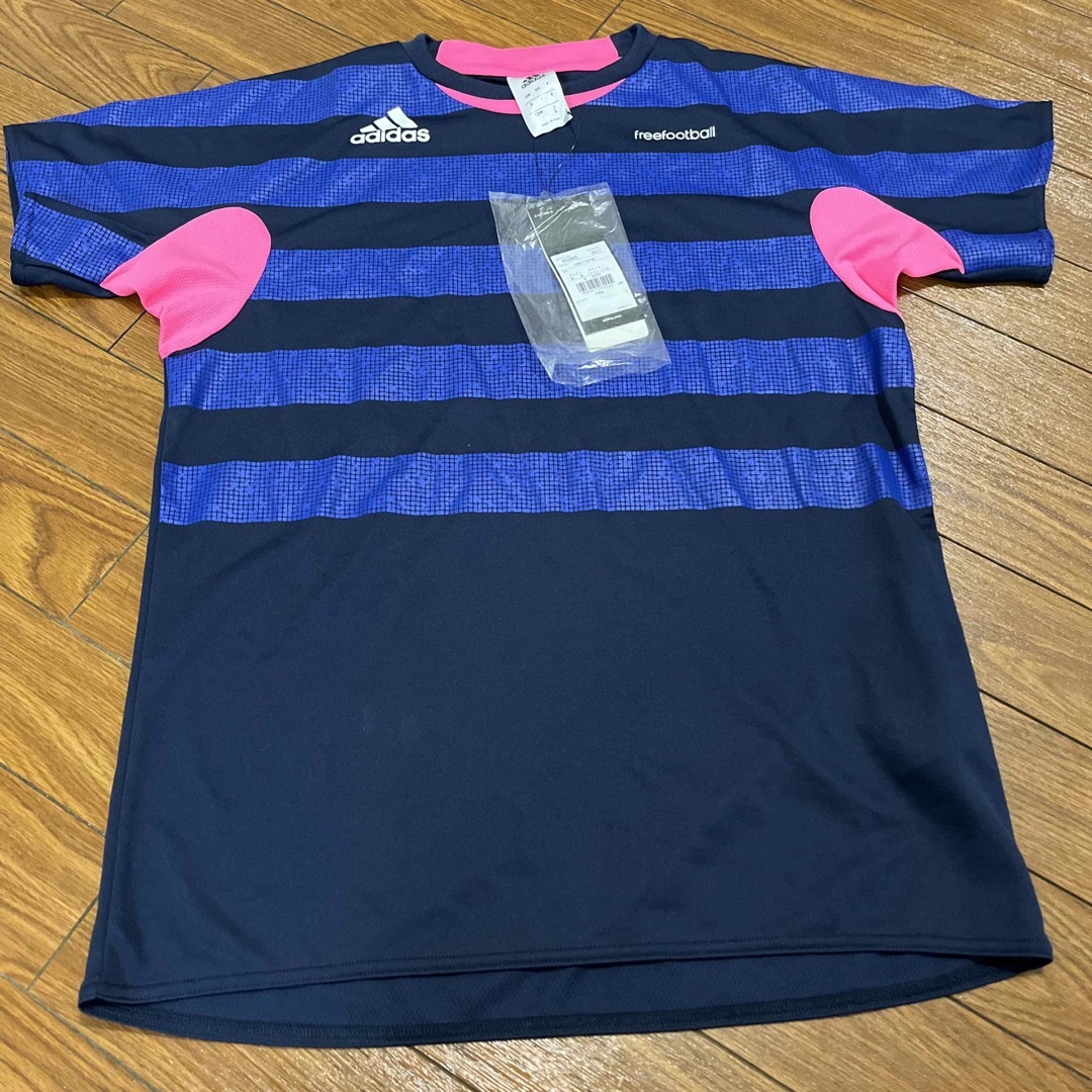 adidas(アディダス)のアディダス　スポーツＴシャツ　新品 キッズ/ベビー/マタニティのキッズ服男の子用(90cm~)(Tシャツ/カットソー)の商品写真