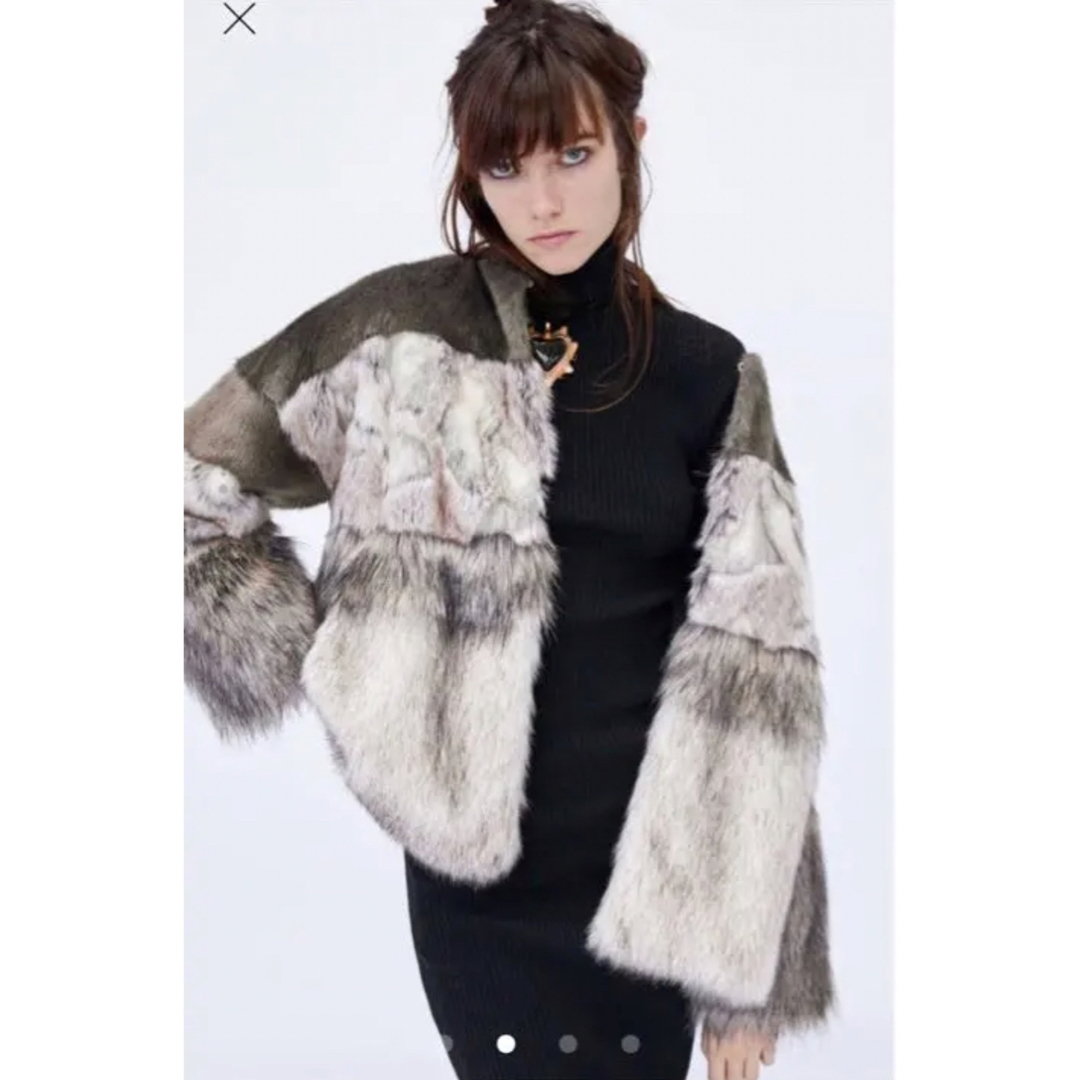 ZARA(ザラ)の【最終お値下げ‼️】 ZARA コントラストフェイクファーコート レディースのジャケット/アウター(毛皮/ファーコート)の商品写真