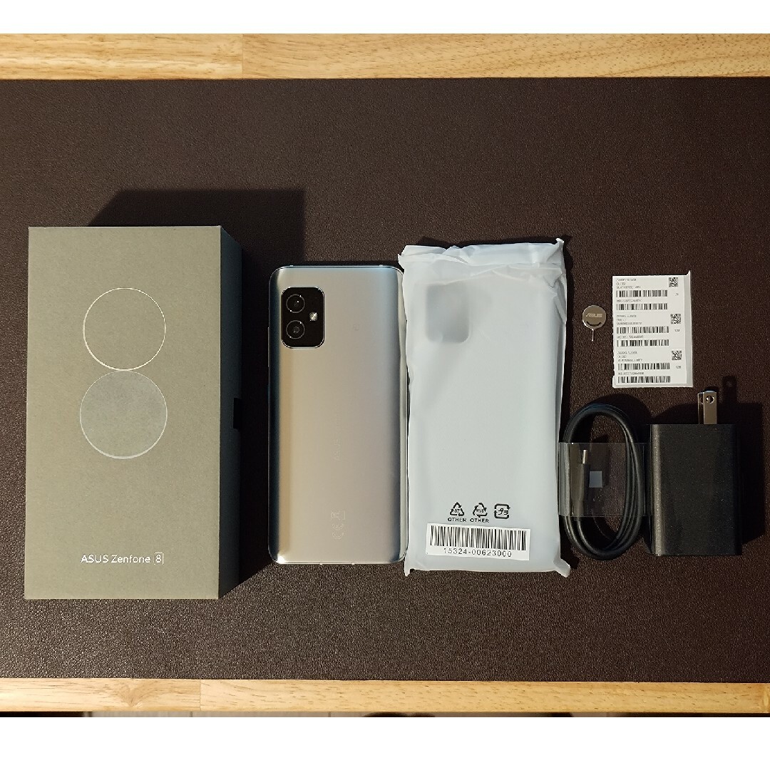 ASUS(エイスース)のZenfone8 8GB 256GBモデル スマホ/家電/カメラのスマートフォン/携帯電話(スマートフォン本体)の商品写真