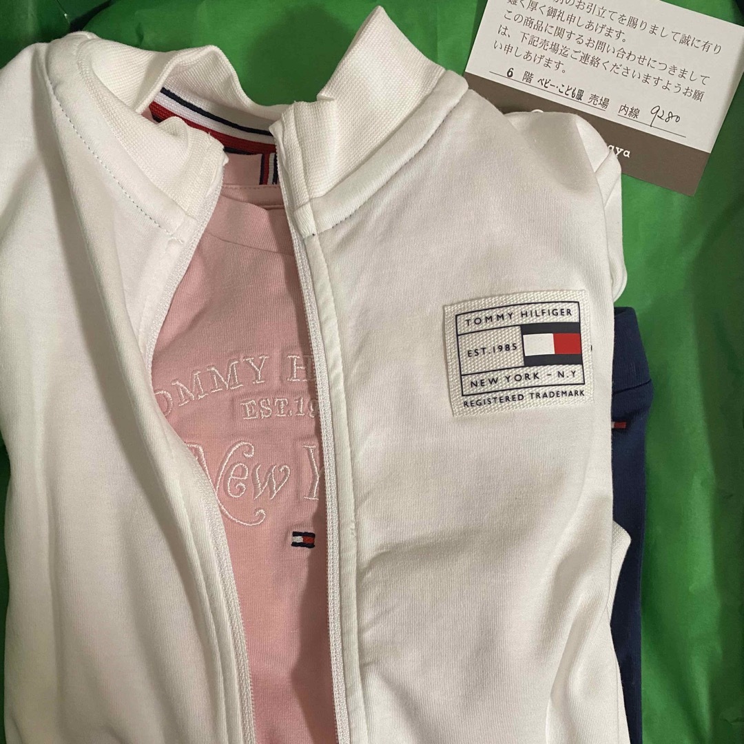 TOMMY HILFIGER(トミーヒルフィガー)のお値下げ！TOMMY HILFIGER 80 女の子 秋服 キッズ/ベビー/マタニティのベビー服(~85cm)(Ｔシャツ)の商品写真