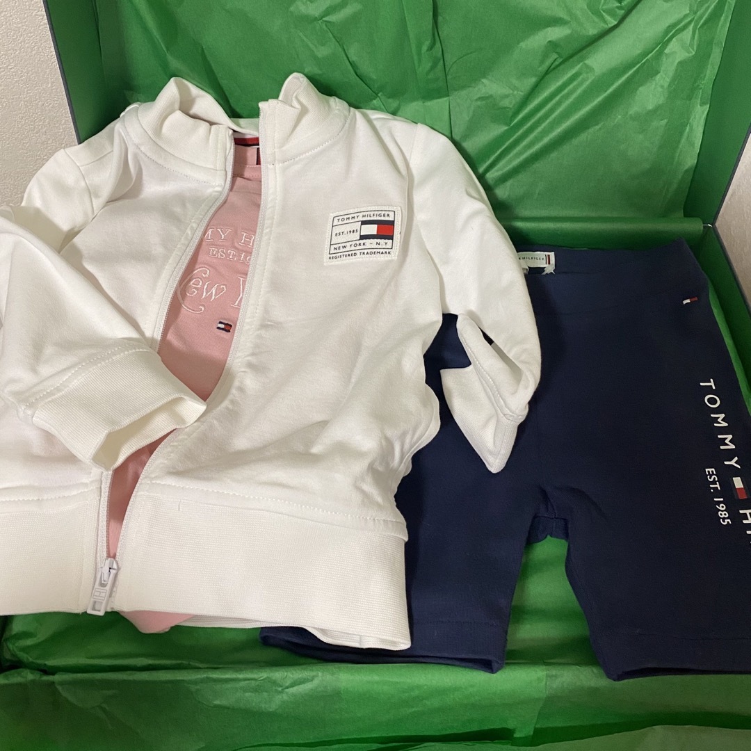 お値下げ！TOMMY HILFIGER kids 80センチ上下-