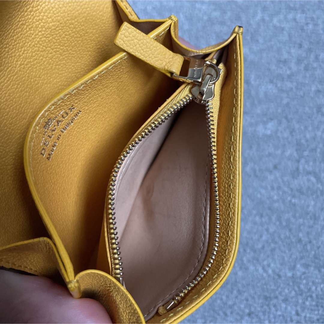 DELVAUX(デルヴォー)のDELVAUX(デルボー)ブリヨン コンパクトレザーウォレット二つ折財布イエロー レディースのファッション小物(財布)の商品写真