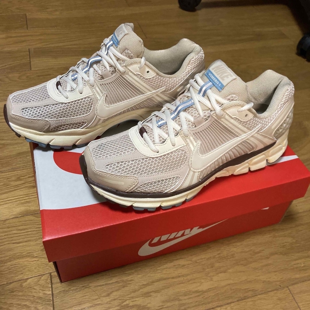 NIKE W ZOOM VOMERO 5 OATMEAL