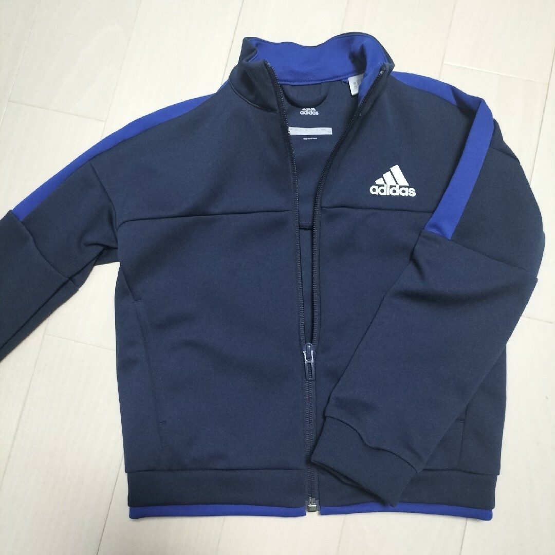 adidas(アディダス)のadidasジャージ（サイズ110） キッズ/ベビー/マタニティのキッズ服男の子用(90cm~)(ジャケット/上着)の商品写真