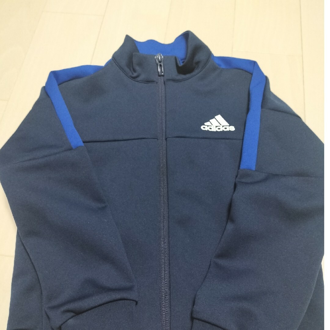 adidas(アディダス)のadidasジャージ（サイズ110） キッズ/ベビー/マタニティのキッズ服男の子用(90cm~)(ジャケット/上着)の商品写真