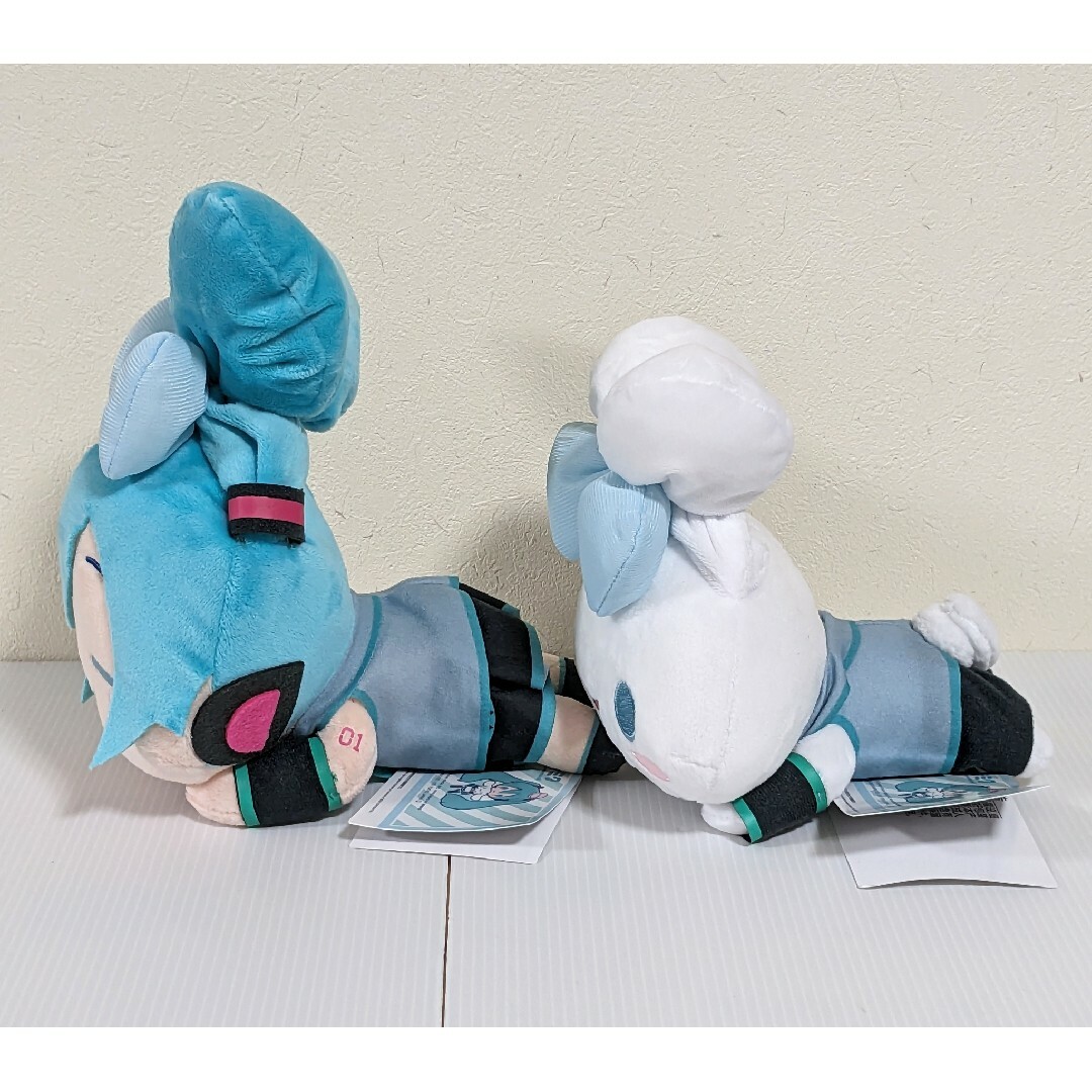 初音ミク × シナモロール 寝そべり ぬいぐるみ 2種セット