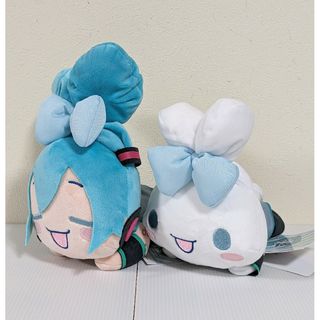 サンリオ - 初音ミク × シナモロール 寝そべり ぬいぐるみ 2種セット
