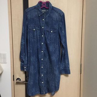 ギャップ(GAP)のGAP デニム シャツワンピース  Sサイズ (ひざ丈ワンピース)