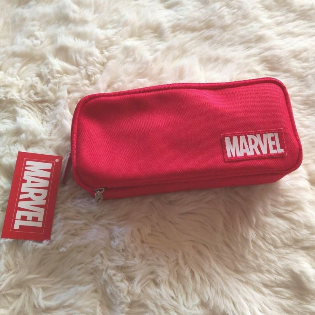 MARVEL(マーベル)のMARVEL  Wファスナーペンケース ポーチ　BOXロゴ マーベル　レッド エンタメ/ホビーのおもちゃ/ぬいぐるみ(キャラクターグッズ)の商品写真