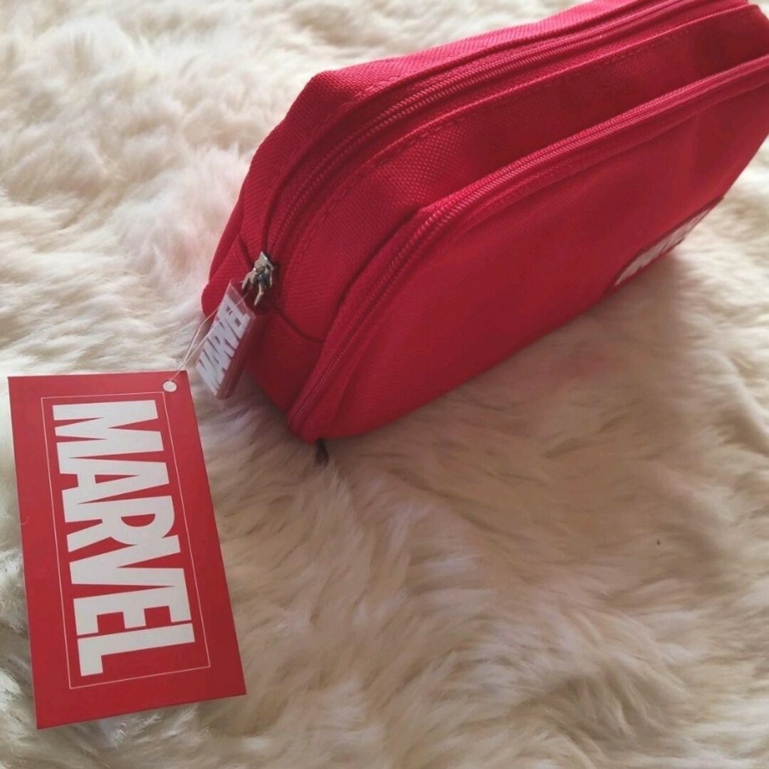 MARVEL(マーベル)のMARVEL  Wファスナーペンケース ポーチ　BOXロゴ マーベル　レッド エンタメ/ホビーのおもちゃ/ぬいぐるみ(キャラクターグッズ)の商品写真