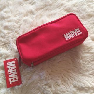 マーベル(MARVEL)のMARVEL  Wファスナーペンケース ポーチ　BOXロゴ マーベル　レッド(キャラクターグッズ)