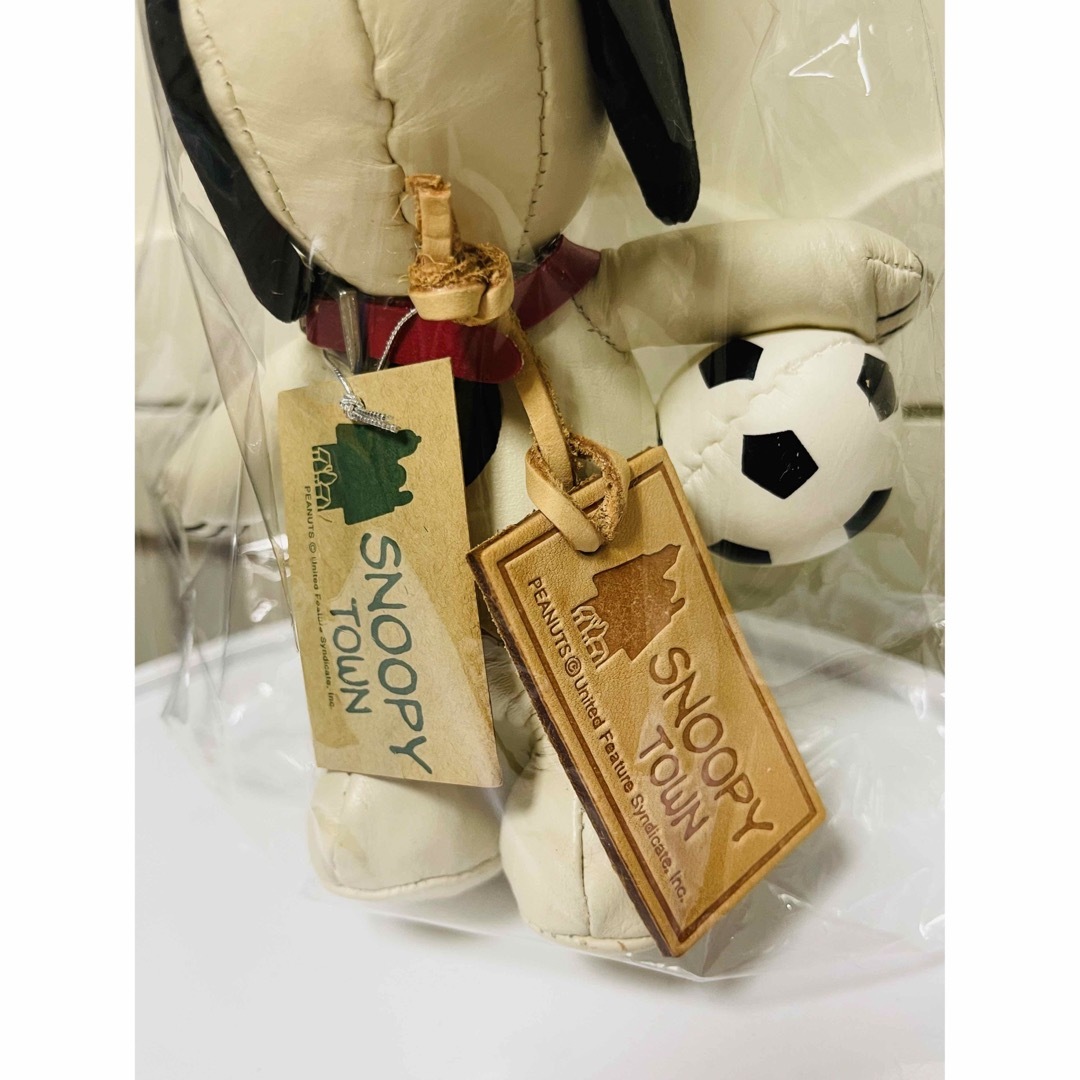SNOOPY - タグ付き スヌーピータウン 本革レザー製 サッカー SNOOPY - タグ付き スヌーピータウン 本革レザー製 サッカー