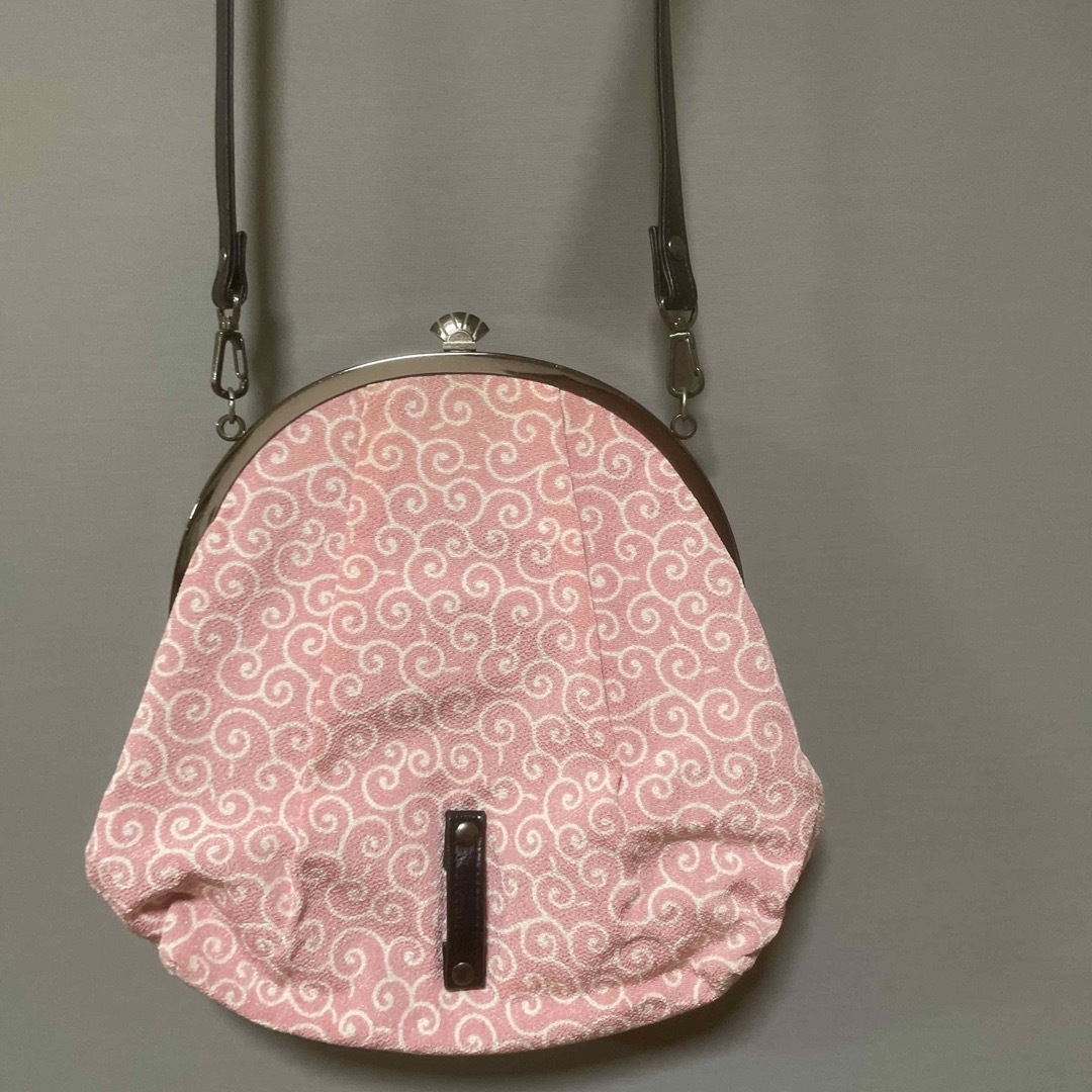 がま口ピンク唐草模様ショルダーバッグ、おまけ付き レディースのバッグ(ショルダーバッグ)の商品写真