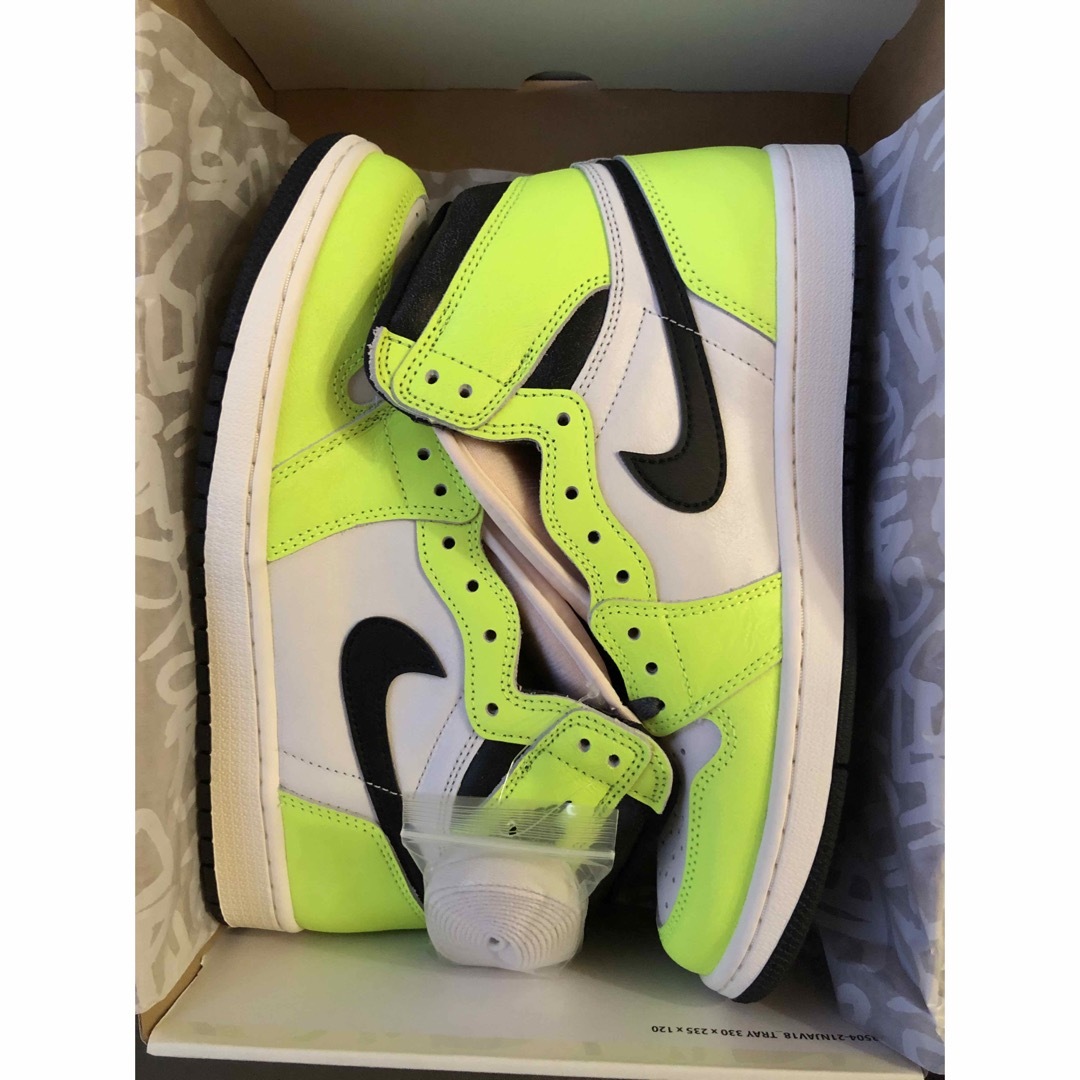 NIKE(ナイキ)のNIKE エアジョーダン1 ボルトair jordan1 volt 28cm メンズの靴/シューズ(スニーカー)の商品写真