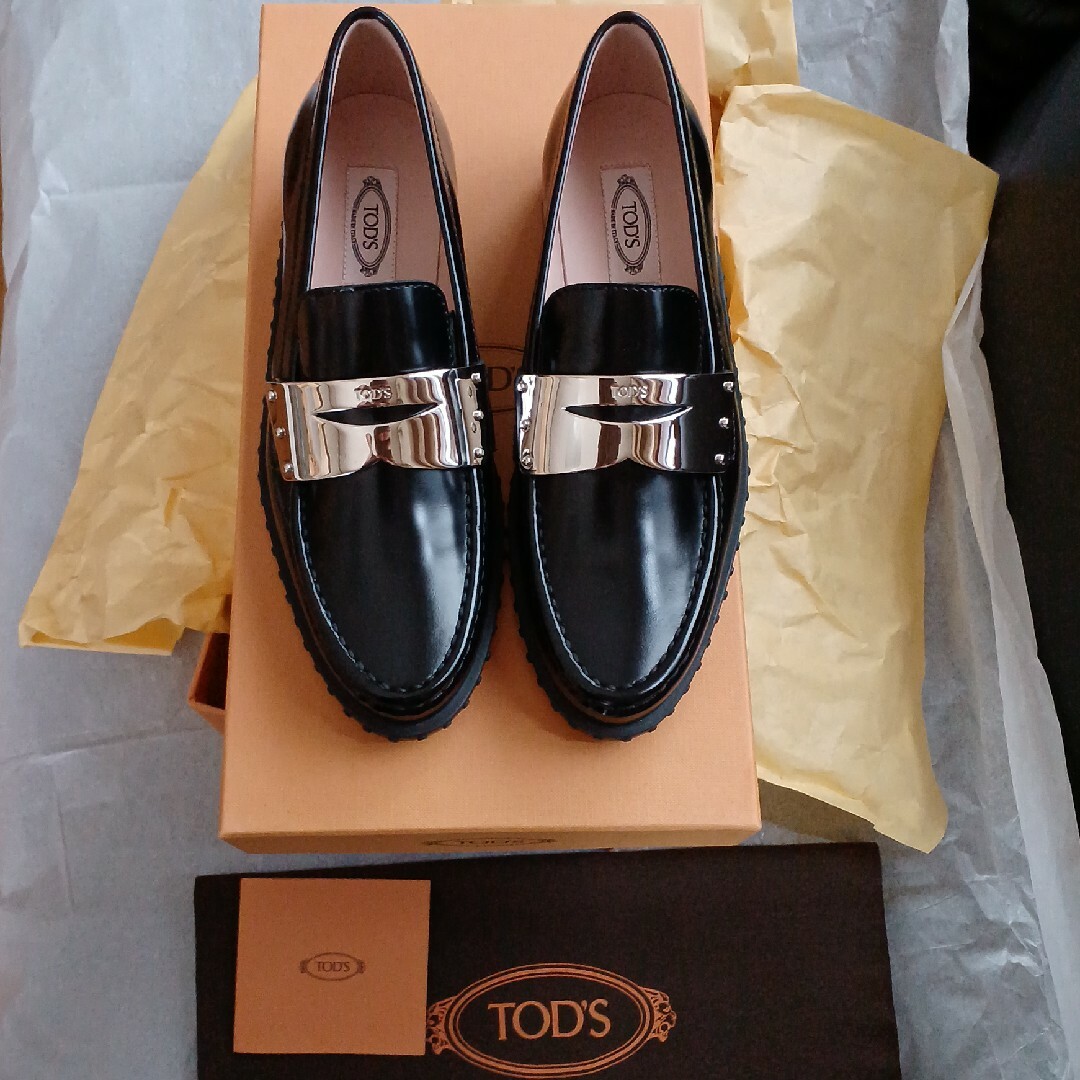 TOD'S - TOD'Sトッズ☆レザーローファー☆シルバーメタル×ブラック