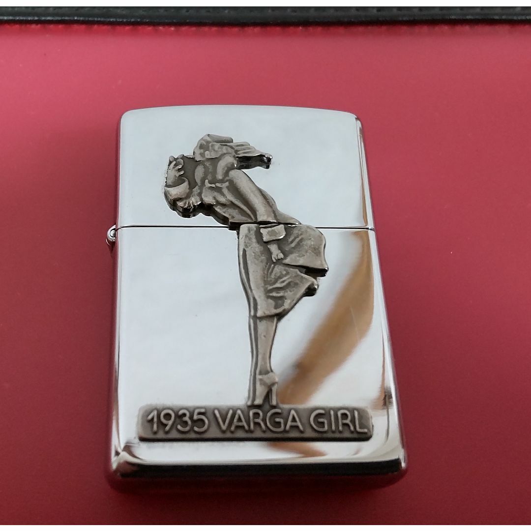 ZIPPO(ジッポー)のｳｨﾝﾃﾞｨ　WINDY　1935 VARGA GIRL　ﾒﾀﾙ貼り 1993年 メンズのファッション小物(タバコグッズ)の商品写真