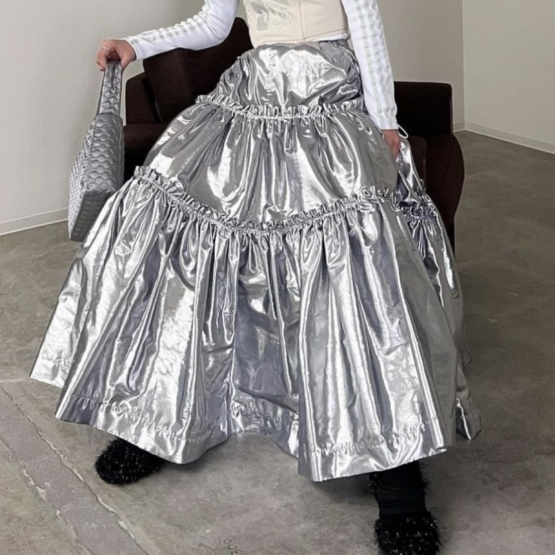 litmus HerPraha Silver skirt レディースのスカート(ロングスカート)の商品写真