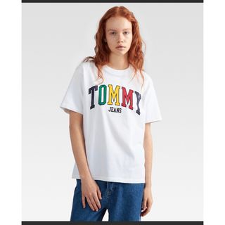 トミージーンズ(TOMMY JEANS)のリラックスポップロゴTシャツ(Tシャツ(半袖/袖なし))