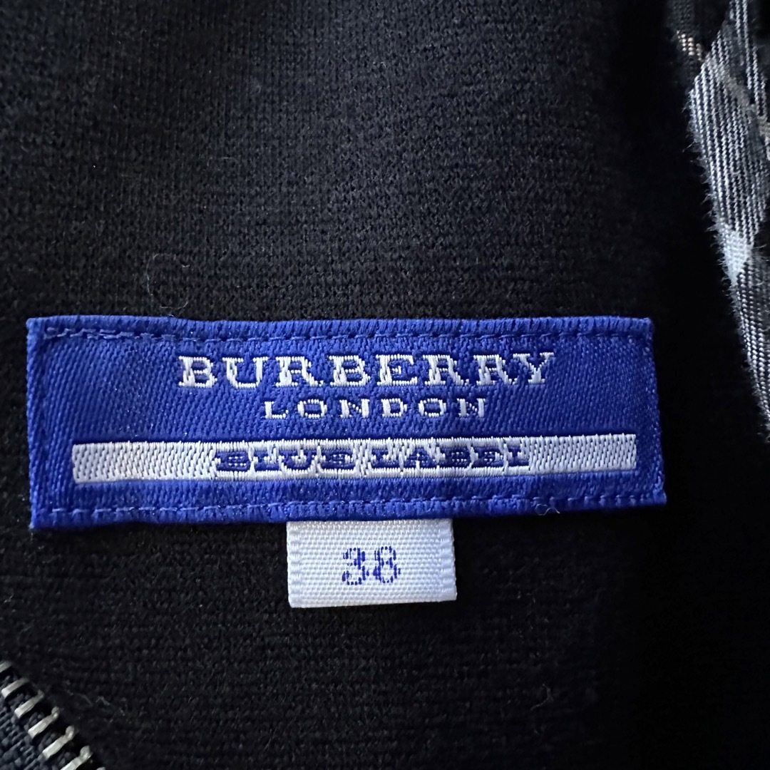 BURBERRY BLUE LABEL(バーバリーブルーレーベル)の美品ꕤ バーバリーブルーレーベル ひざ丈ワンピース ミリタリー ブラック ベルト レディースのワンピース(ひざ丈ワンピース)の商品写真