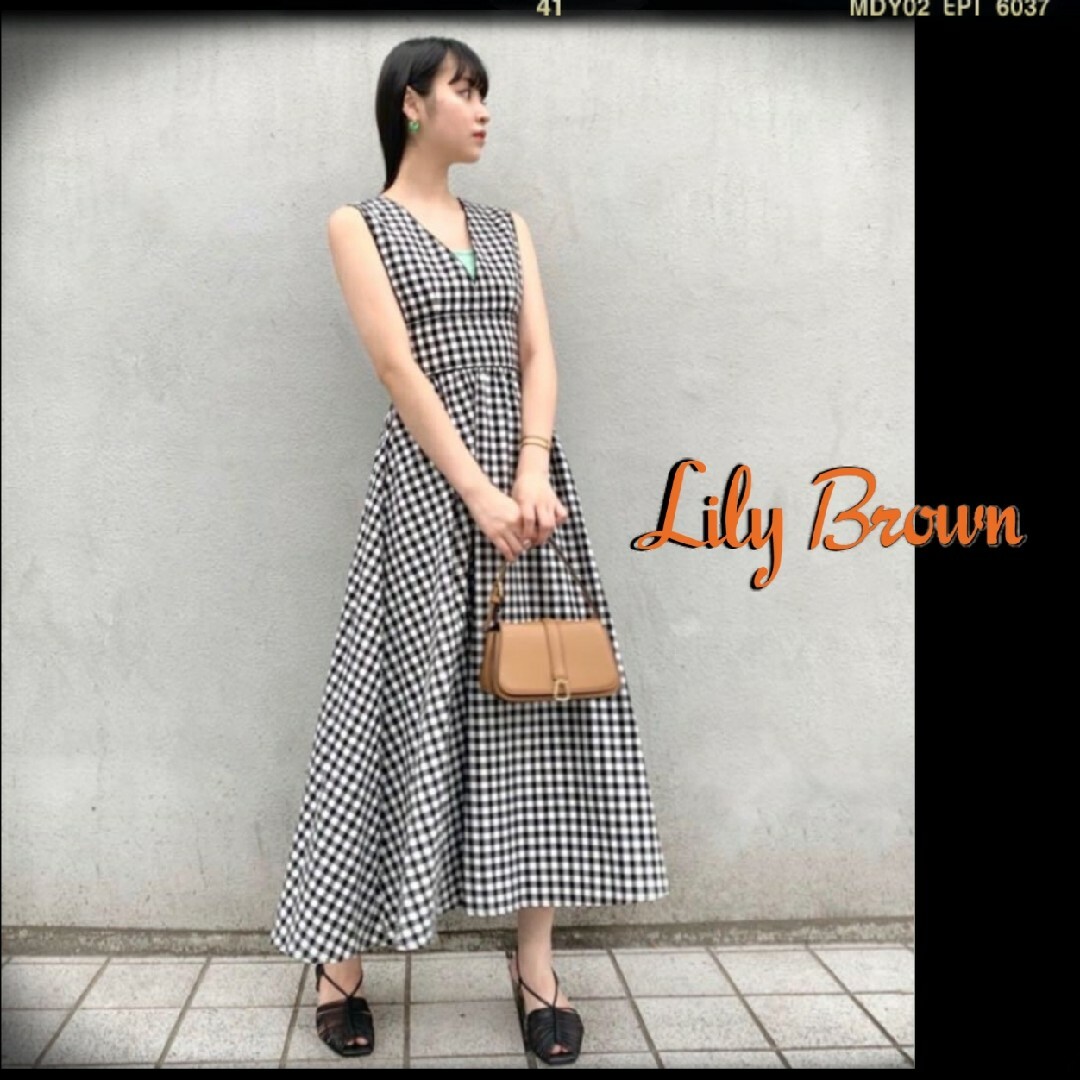 【新品タグ付き】宮脇咲良さん着用♡LILY BROWN♡Vネックワンピース