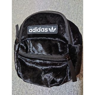 アディダス(adidas)の【adidas】リュック　(小)(リュック/バックパック)