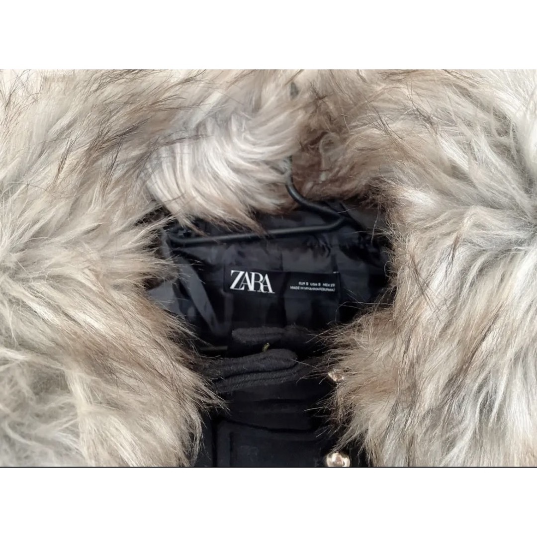 ZARA(ザラ)のZARA ザラ　ファーフード付きピーコート　ダッフルコート　アウター　レディース レディースのジャケット/アウター(ピーコート)の商品写真